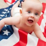 Причины популярности рождения ребенка в США